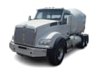 Featured image with white background for this 2025 Kenworth T880 (Stock number: SJ173394)