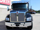 Exterior full front view for this 2025 Kenworth T880 Short Hood (Stock number: SJ173928)
