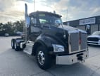Exterior front passenger side for this 2026 Kenworth T880 (Stock number: TF195789)