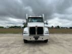 Exterior full front view for this 2026 Kenworth T880 (Stock number: TJ212210)