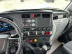 Interior radio and navigation system for this 2026 Kenworth T880 (Stock number: TJ212215)