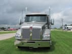 Exterior full front view for this 2026 Kenworth T880 (Stock number: TJ215978)