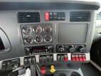 Interior radio and navigation system for this 2026 Kenworth T880 (Stock number: TJ216222)