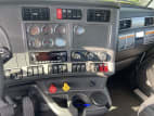 Interior radio and navigation system for this 2026 Kenworth T880 (Stock number: TJ220176)