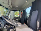 Interior seats for this 2026 Kenworth T880 (Stock number: TJ220176)