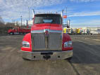 Exterior full front view for this 2026 Kenworth T880 (Stock number: TJ228278)