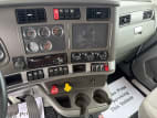 Interior radio and navigation system for this 2018 Kenworth T880 Short Hood (Stock number: UJJ222316)