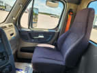 Interior seats for this 2018 Freightliner Cascadia (Stock number: UJSJT4124)