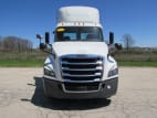 Exterior full front view for this 2019 Freightliner Cascadia (Stock number: UKSKS1211)
