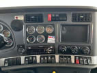 Interior radio and navigation system for this 2020 Kenworth T880 (Stock number: ULJ385819)