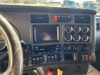 Interior radio and navigation system for this 2020 Kenworth W990 (Stock number: ULJ390612)