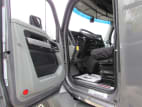Drivers side door open for this 2020 Kenworth T680 (Stock number: ULJ418154)