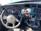 Interior dash for this 2021 Kenworth T680 (Stock number: UMJ432106A)