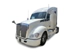 Featured image with white background for this 2021 Kenworth T680 (Stock number: UMJ434850A)