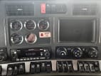 Interior radio and navigation system for this 2021 Kenworth T880 (Stock number: UMJ462070)