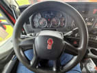Interior steering wheel for this 2021 Kenworth T880 (Stock number: UMJ462070)