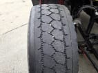 Passenger side front tire tread for this 2021 Kenworth T880 (Stock number: UMJ462070)