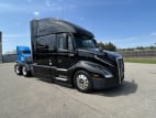 Exterior front passenger side for this 2021 Volvo VNL 860 (Stock number: UMN275741)