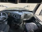 Interior cockpit for this 2021 Volvo VNL 860 (Stock number: UMN275741)