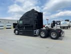 Exterior rear driver side for this 2021 Volvo VNL 860 (Stock number: UMN275742)