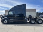 Exterior full driver side for this 2021 Volvo VNL 860 (Stock number: UMN275745)