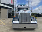 Exterior full front view for this 2021 Kenworth W900L (Stock number: UMR431041)
