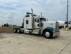 Exterior front passenger side for this 2021 Kenworth W900L (Stock number: UMR431043)