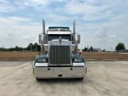Exterior full front view for this 2021 Kenworth W900L (Stock number: UMR431043)
