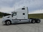Exterior full driver side for this 2022 Peterbilt 579 (Stock number: UND759970)