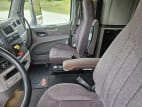 Interior seats for this 2022 Peterbilt 579 (Stock number: UND759970)