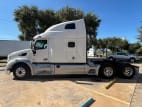 Exterior full driver side for this 2022 Peterbilt 579 (Stock number: UND759971)