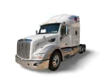 Featured image with white background for this 2022 Peterbilt 579 (Stock number: UND759971)