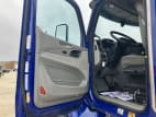 Drivers side door open for this 2022 Peterbilt 579 (Stock number: UND781513)