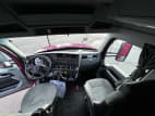 Interior cockpit for this 2022 Kenworth T680 (Stock number: UNJ466602)