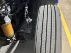 Driver side front tire tread for this 2022 Kenworth T680 (Stock number: UNJ467040)