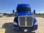 Exterior full front view for this 2022 Kenworth T680 (Stock number: UNJ467040)