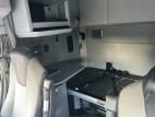 Interior passenger side sleeper for this 2022 Kenworth T680 (Stock number: UNJ467058)