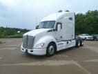 Exterior front drivers side for this 2022 Kenworth T680 (Stock number: UNJ467076)