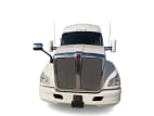 Featured image with white background for this 2022 Kenworth T680 (Stock number: UNJ467078)