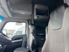 Interior seats for this 2022 Kenworth T680 (Stock number: UNJ467078)