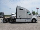 Exterior full passenger side for this 2022 Kenworth T680 (Stock number: UNJ467079)