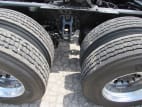 Passenger side rear frame and tire tread for this 2022 Kenworth T680 (Stock number: UNJ467079)