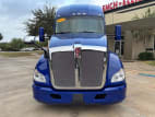 Exterior full front view for this 2022 Kenworth T680 (Stock number: UNJ467088)