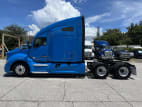 Exterior full driver side for this 2022 Kenworth T680 (Stock number: UNJ467096)