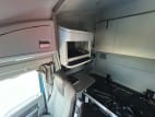 Interior passenger side sleeper for this 2022 Kenworth T680 (Stock number: UNJ467114)