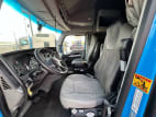 Interior seats for this 2022 Kenworth T680 (Stock number: UNJ467114)