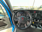 Interior steering wheel for this 2022 Kenworth T680 (Stock number: UNJ467114)