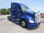 Exterior front passenger side for this 2022 Kenworth T680 (Stock number: UNJ467115)