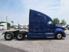 Exterior full passenger side for this 2022 Kenworth T680 (Stock number: UNJ467115)