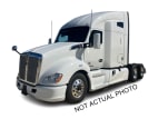 Featured image with white background for this 2022 Kenworth T680 (Stock number: UNJ467136)